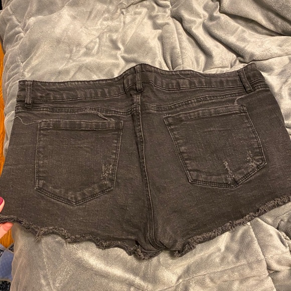 Refuge Black Jean Shorts - Picture 2 of 3